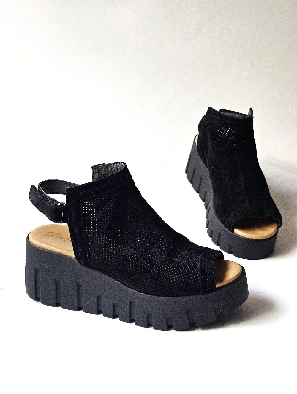Piampiani Italy Made Black Perforated Suede Platform Sandals EU 39 US 9 Chunky